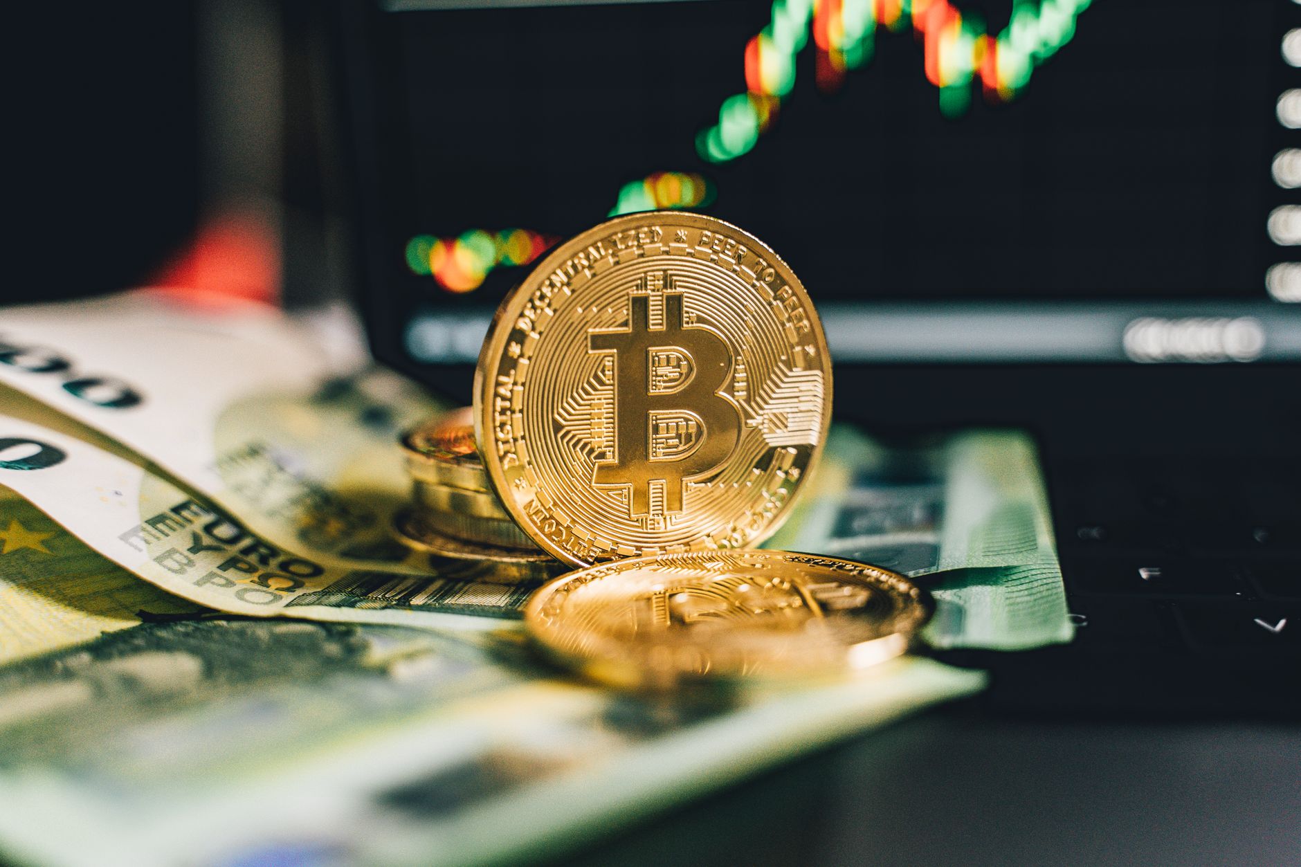 Bitcoin ETF flows show positive trend with proven gains